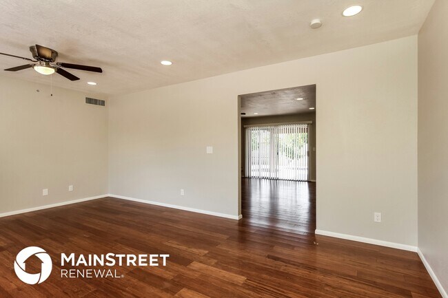 8720 N 53rd Ave Glendale, AZ 85302 photo 5