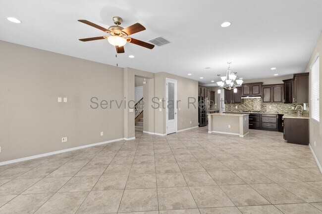180 E Horseshoe Dr Chandler, AZ 85249 photo 3