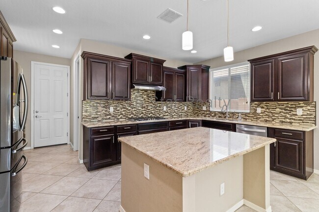 180 E Horseshoe Dr Chandler, AZ 85249 photo 5