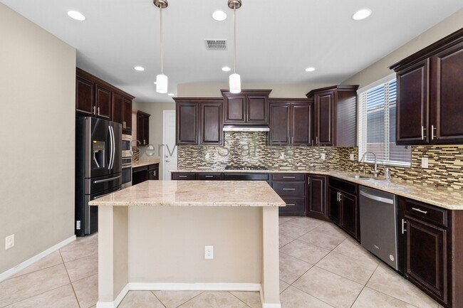 180 E Horseshoe Dr Chandler, AZ 85249 photo 4