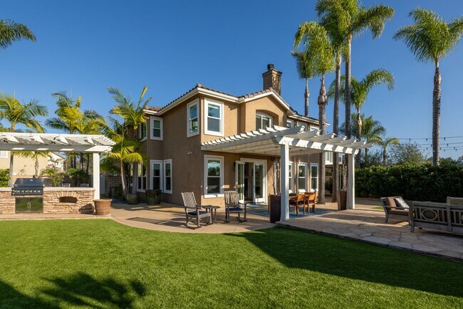 2215 Paseo Saucedal Carlsbad, CA 92009