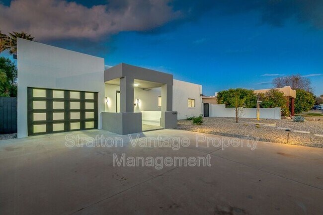 4540 E Heatherbrae Dr Phoenix, AZ 85018 photo 2