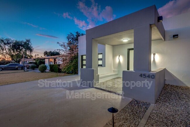 4540 E Heatherbrae Dr Phoenix, AZ 85018 photo 3