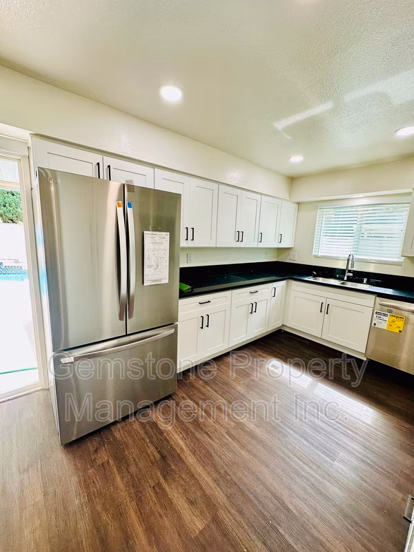 5233 Countryside Dr San Diego, CA 92115 photo 3