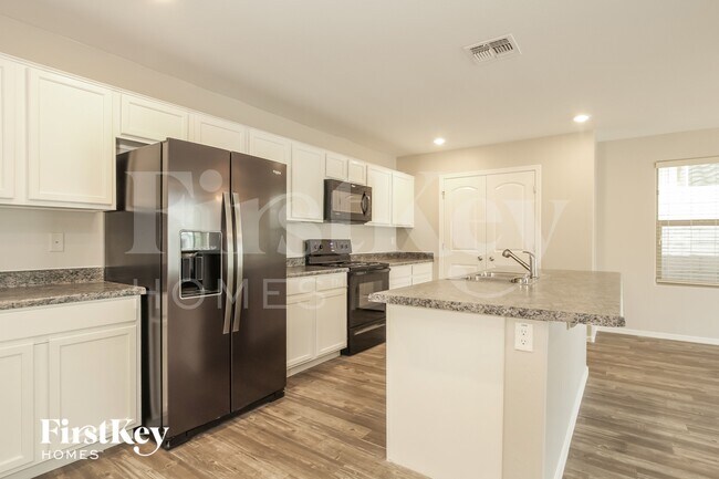 16570 W Sierra St Surprise, AZ 85388 photo 5
