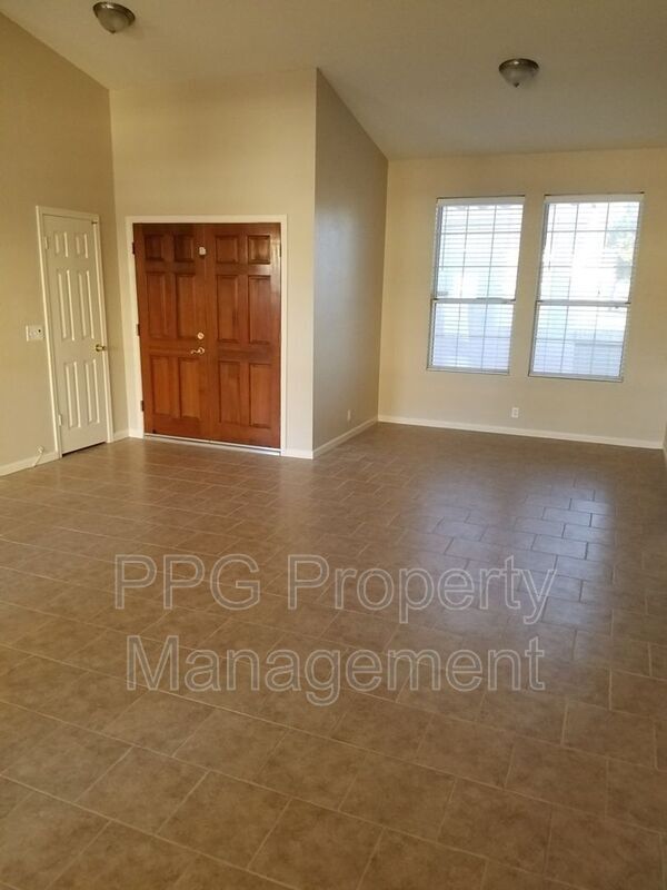 317 W Sumerset Dr Phoenix, AZ 85023 photo 4