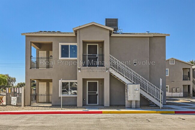 7010 N 80th Ave Glendale, AZ 85303 photo 3