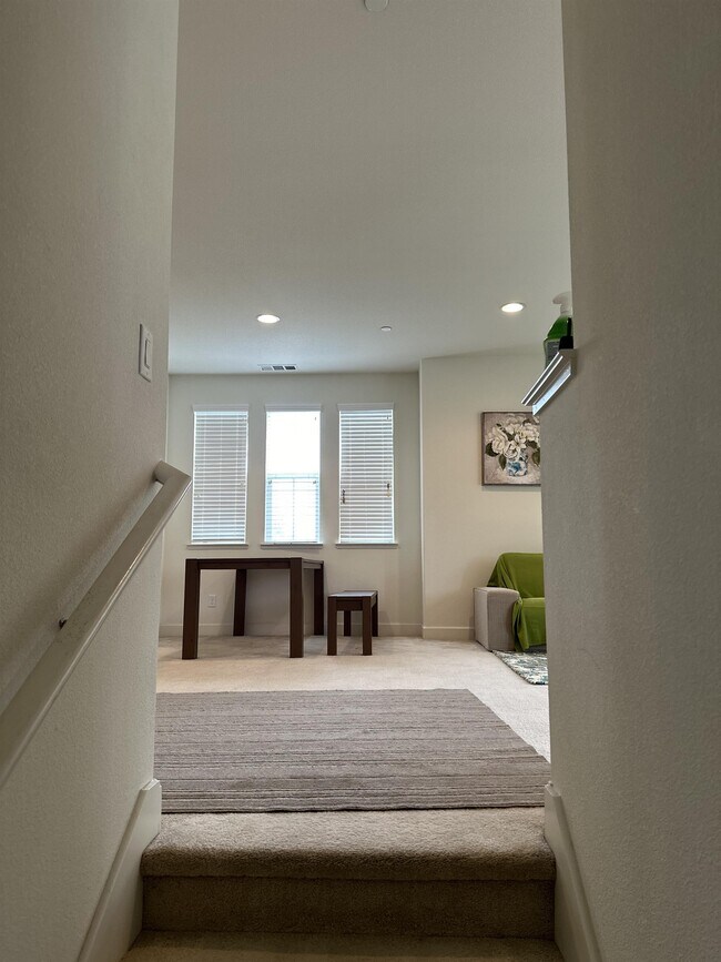 2221 Gibbons St Hayward, CA 94541 photo 4