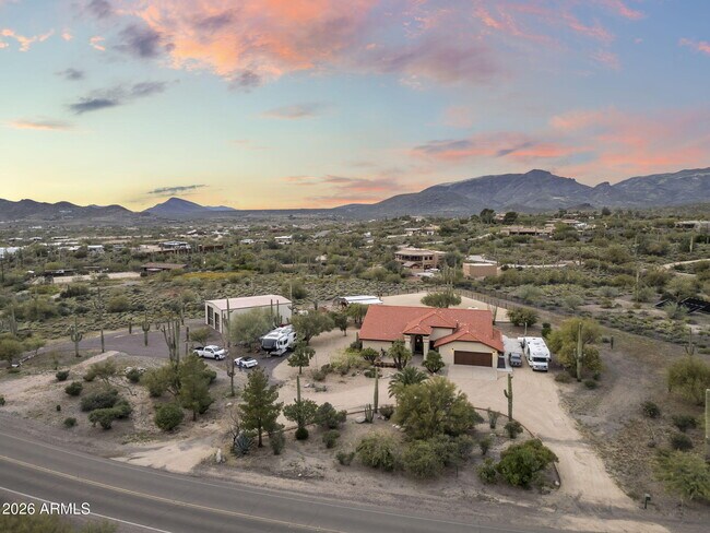 40816 N Fleming Springs Rd Cave Creek, AZ 85331 photo 2