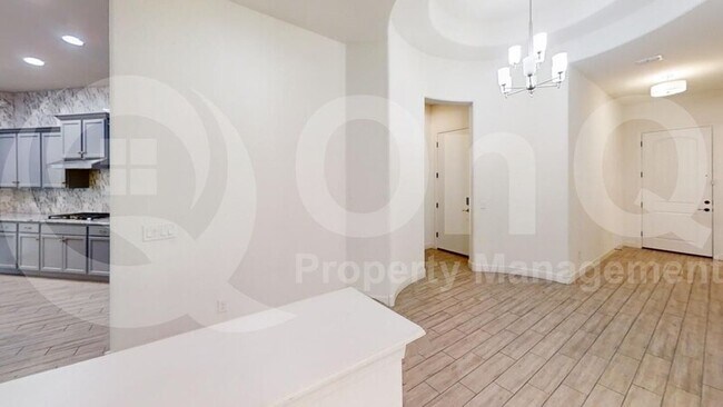 25718 N 20th Ave Phoenix, AZ 85085 photo 4