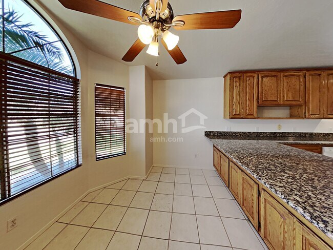 9107 E Fairfield St Mesa, AZ 85207 photo 4