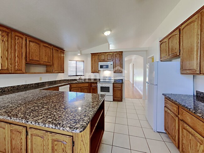 9107 E Fairfield St Mesa, AZ 85207 photo 3