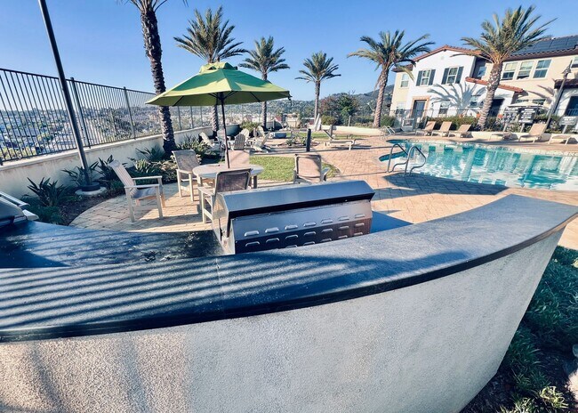1192 Delpy View Point Vista, CA 92084 photo 4