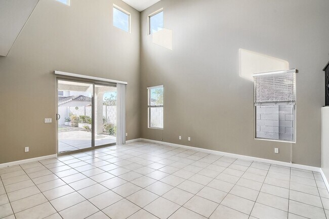 10755 W Bronco Trail Peoria, AZ 85383 photo 4