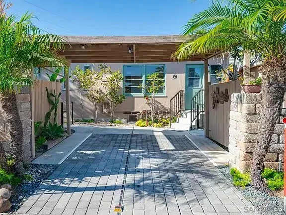1815 Mission Cliff Dr photo 2