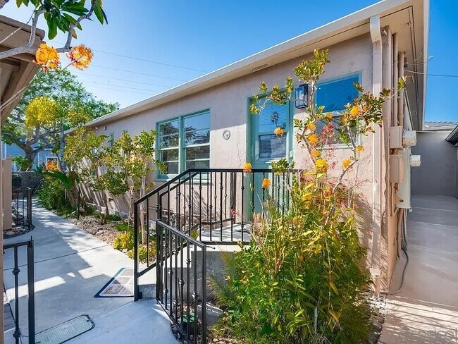 1815 Mission Cliff Dr
