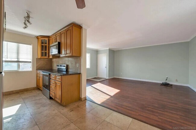 4451 35th St San Diego, CA 92116 photo 2