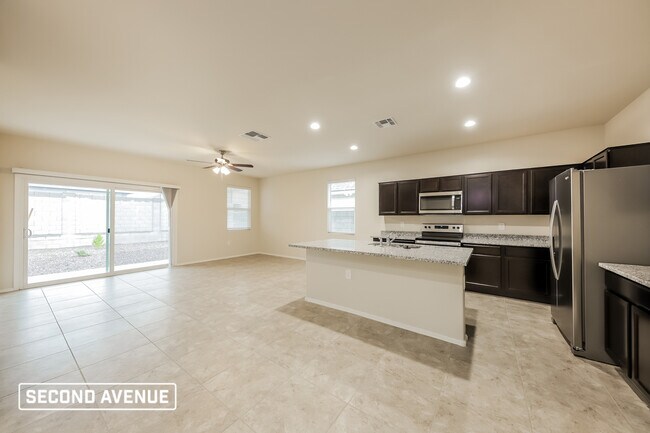 18458 W Faye Way Surprise, AZ 85387 photo 3