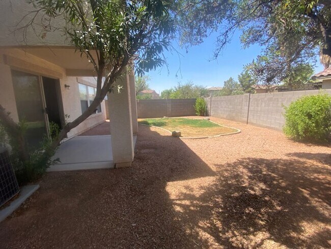 2484 S Marble St Gilbert, AZ 85295 photo 2