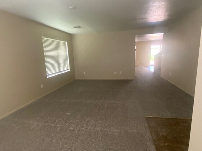 2484 S Marble St Gilbert, AZ 85295 photo 5