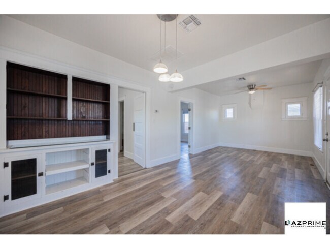 831 N 10th St Phoenix, AZ 85006 photo 4