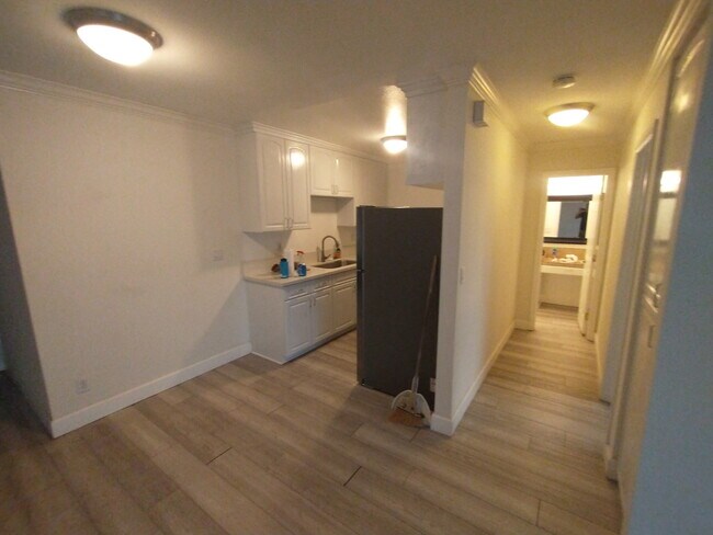 676 Seacoast Dr Imperial Beach, CA 91932 photo 5