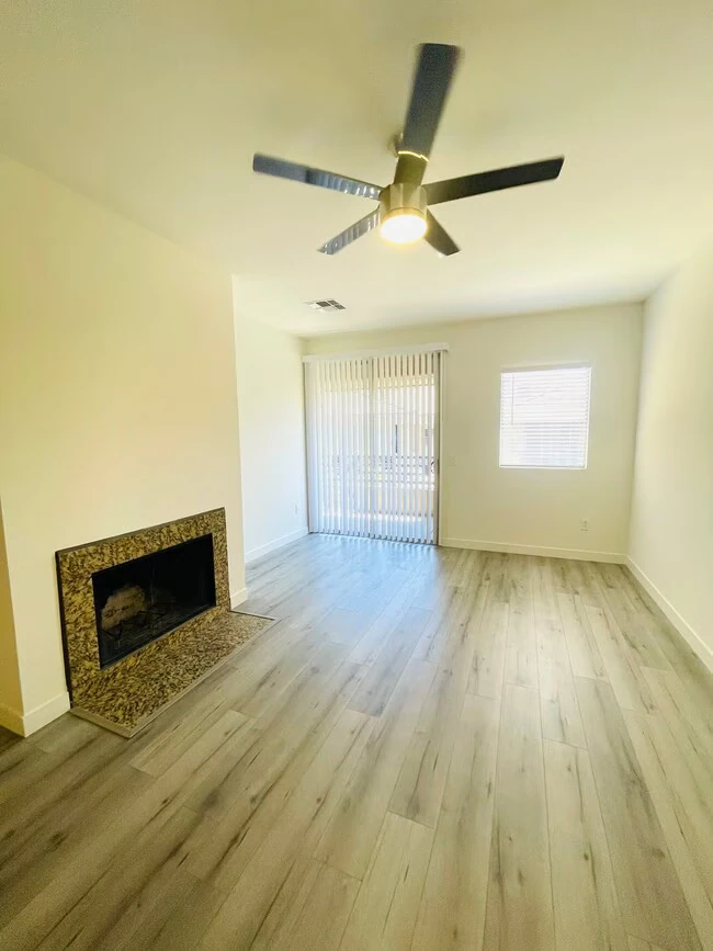 1411 E Orangewood Ave Phoenix, AZ 85020 photo 3