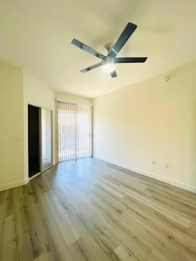 1411 E Orangewood Ave Phoenix, AZ 85020 photo 4