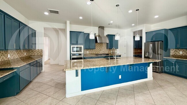 3355 E Constance Wy Phoenix, AZ 85042 photo 5