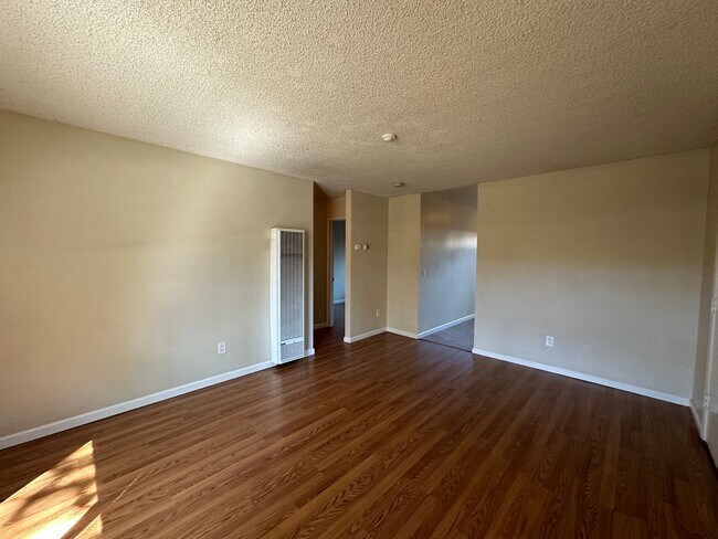 145 Lincoln St Santa Rosa, CA 95401 photo 3