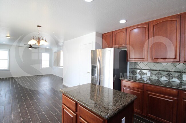 30384 N 128th Ln photo 5
