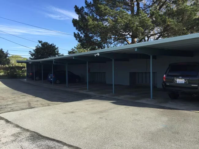 1591 Lago St San Mateo, CA 94403 photo 3