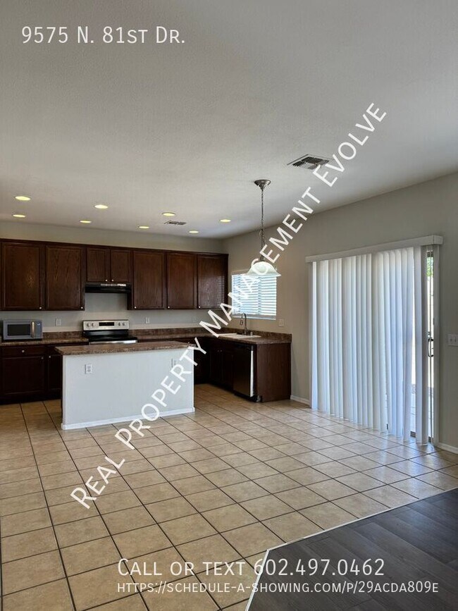 9575 N 81st Dr Peoria, AZ 85345 photo 4