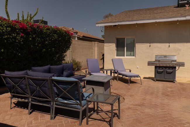 6821 E Palm Ln Scottsdale, AZ 85257 photo 3