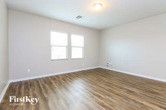 398 W Powell Dr Queen Creek, AZ 85140 photo 4