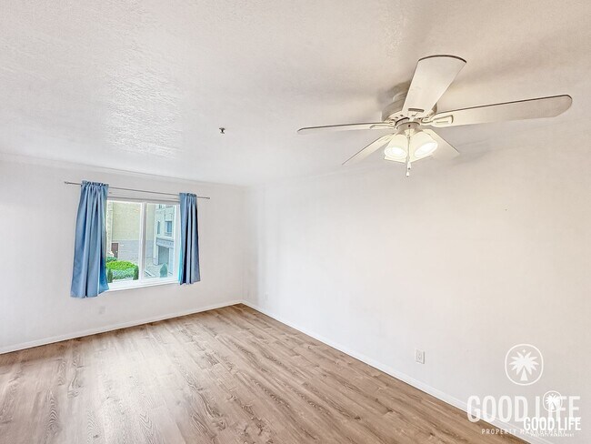 8889 Caminito Plaza Centro San Diego, CA 92122 photo 3