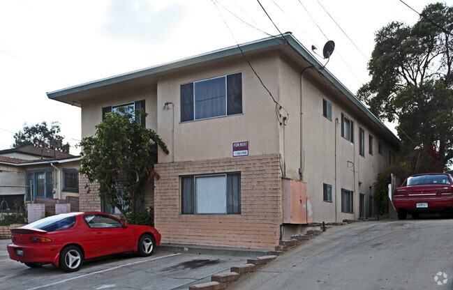 1644 Grove St San Diego, CA 92102 photo 2