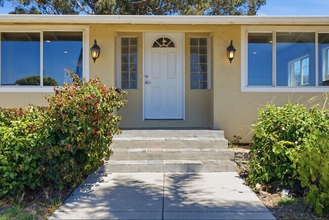 222 Indio Dr South San Francisco, CA 94080 photo 3