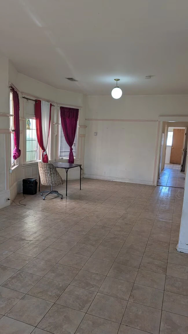 1708 41st Ave Oakland, CA 94601 photo 3