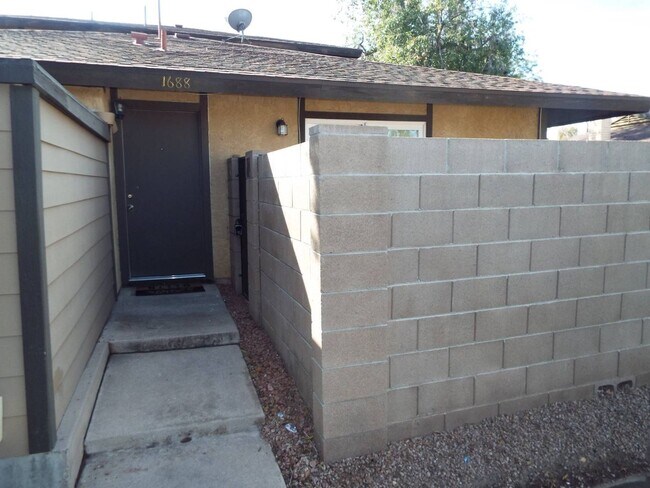 1688 W Village Way Tempe, AZ 85282 photo 5