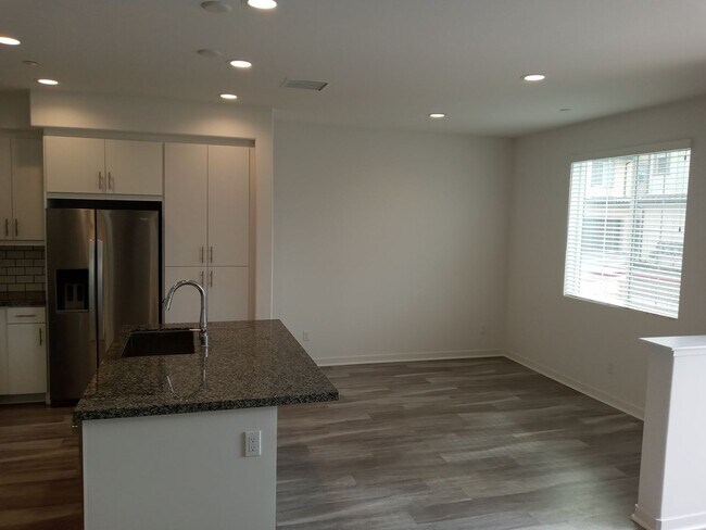 31210 Via Nubes Temecula, CA 92592 photo 3