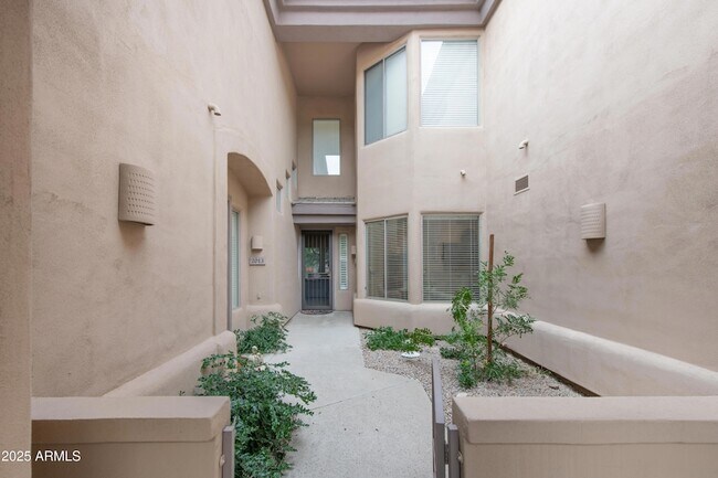 16420 N Thompson Peak Pkwy Scottsdale, AZ 85260 photo 3