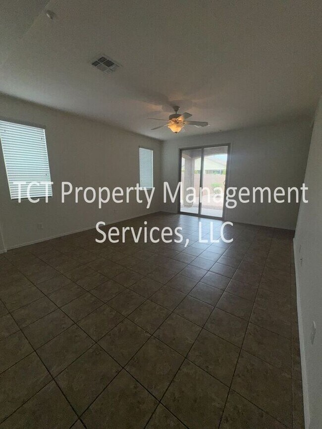 Spacious 3 Bed/2 Bath In The Sought-after Community Of Gilbert photo 5