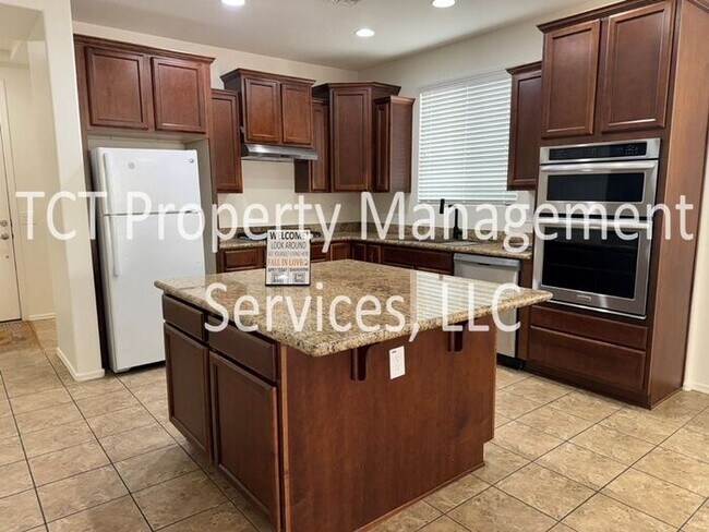 Spacious 3 Bed/2 Bath In The Sought-after Community Of Gilbert photo 4