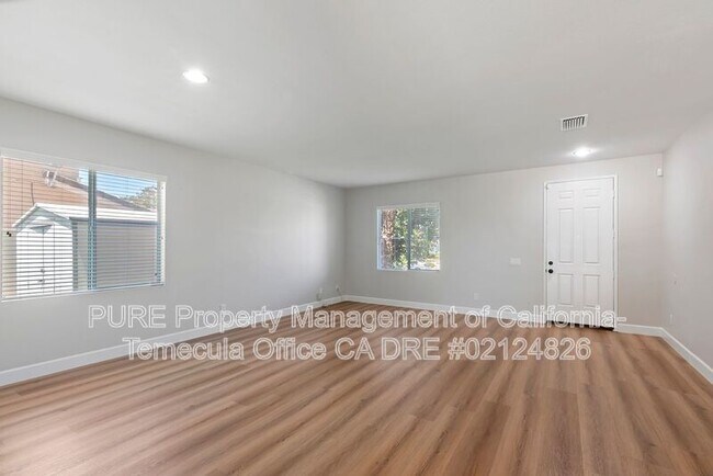 29193 Via Espada Murrieta, CA 92563 photo 2