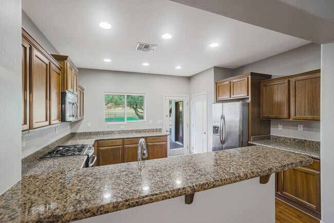 1622 W Big Oak St Phoenix, AZ 85085 photo 5
