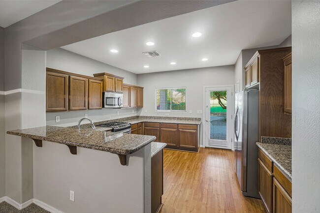 1622 W Big Oak St Phoenix, AZ 85085 photo 4