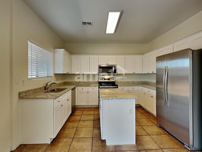 3529 W Glass Ln Phoenix, AZ 85041 photo 3