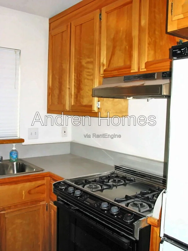 1841 Alice St unit B photo 4