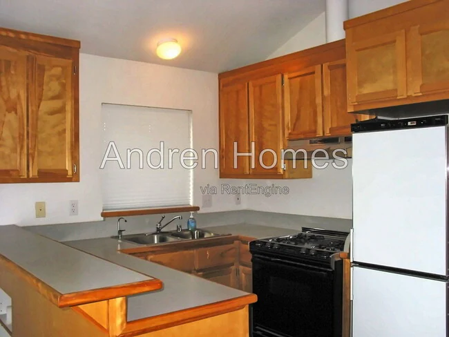 1841 Alice St unit B photo 3